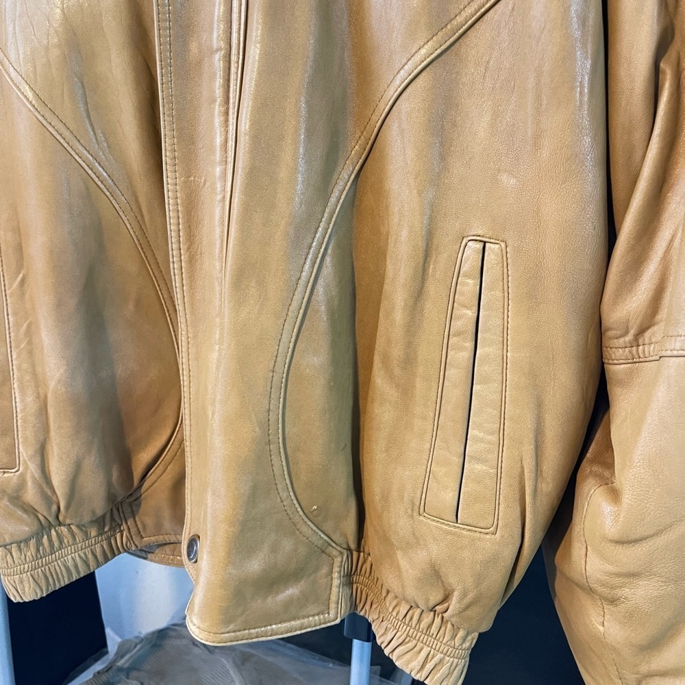 Vintage Bellavia Tan Leather Bomber Jacket - Picture 12 of 13